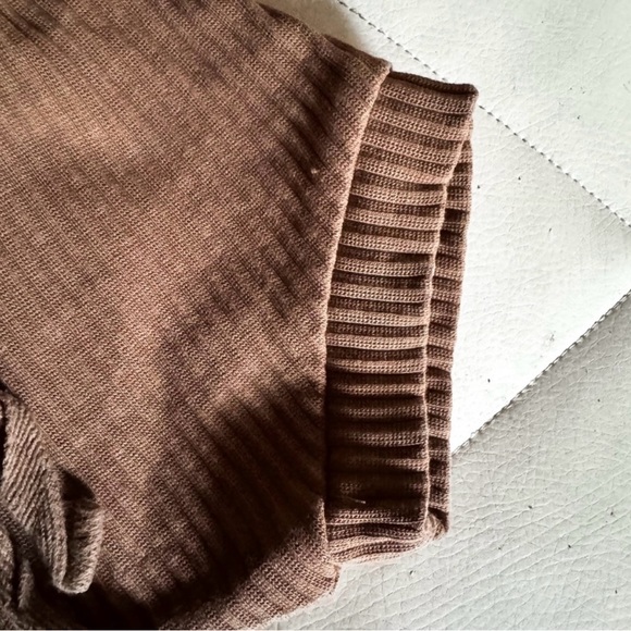 Jamie Kay • Shorties - Picture 2 of 5